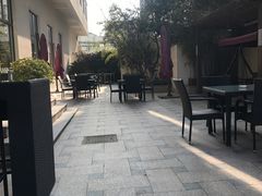 -上海虹桥君丽假日酒店(娄山关路地铁站店)
