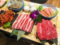 黑牛十二拼-明洞阿姨·韩式酱蟹烤肉·创意料理(三元桥店)