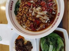 -呷佬·长沙手工米粉(金沙江路店)