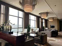 -襄阳富力皇冠假日酒店 · 大堂酒廊