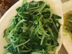 -临江仙酒店