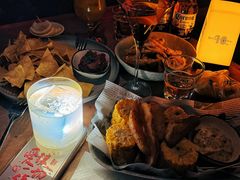 -FOUR PLAY BAR