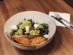 煎三文鱼牛油果色拉-Wagas沃歌斯(五道口购物中心店)