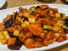 -渝信川菜 · 川味家常菜(财富购物中心店)