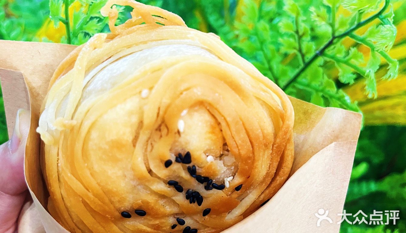 只要💰6r❗罗村也有爆汁的金丝牛肉饼了~
