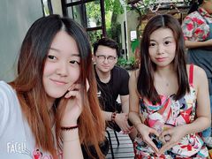 -莓园冰淇淋店