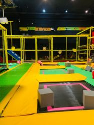 -蹦蹦跳跳(新奥购物中心店)