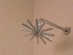 -卡罗酒店(东门晒布地铁站店)