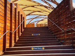 -怀托摩萤火虫洞