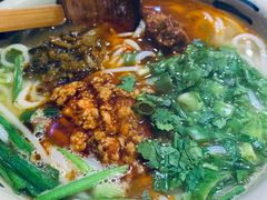 焖肉米线-云上千禾(水上店)