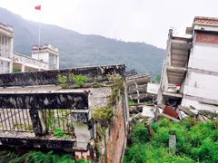 -四川汶川特大地震漩口中学遗址