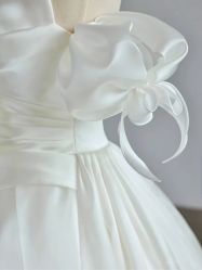 -Lady  Jane高端婚纱礼服馆
