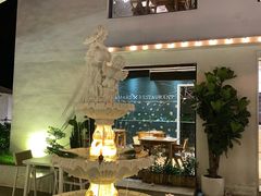 -Mark&Mars Restaurant