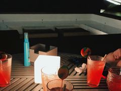 -瑰丽酒店·海吧·天际下午茶·现场DJ·天台酒吧