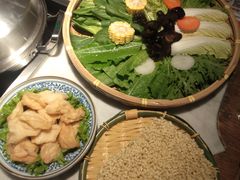-尚尚仙·酸汤猪手·猪肚鸡火锅(华联万柳购物中心店)