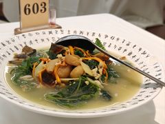 鱼汤皮蛋浸时蔬-渔意楼·驰名沙田乳鸽(五羊店)