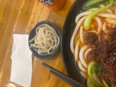 -丽虹云南过桥米线(兴工街店)