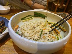 鸡丝凉米线-云海肴·汽锅鸡·云南代表菜(天津国金汇店)