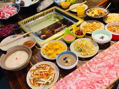 -东巴婆婆云南鱼豆花火锅(大东门店)