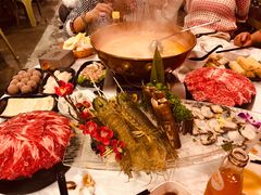 -鲜入围煮花胶鸡海鲜火锅
