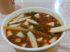 -八哥酸辣粉(大中路步行街店)