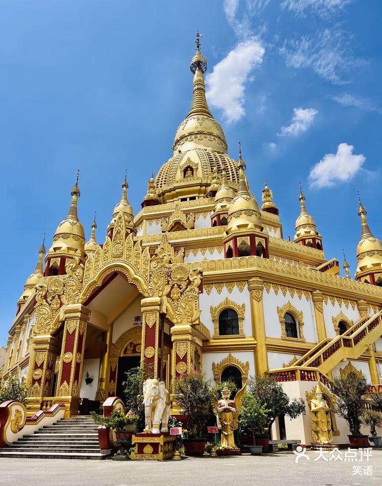 中国南传佛教第一塔云南瑞丽德宏勐焕大金塔