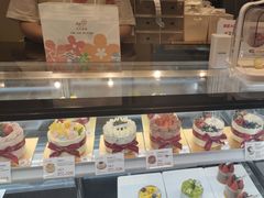 -花花卷卷·鲜食蛋糕(静安久光百货店)
