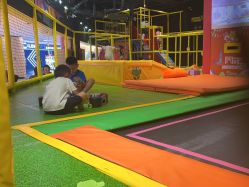 -蹦蹦跳跳(新奥购物中心店)