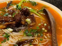 -粉八·云南米线·建水烧烤(常熟路店)