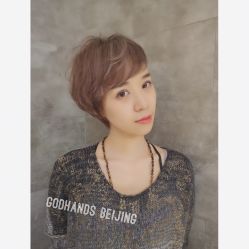 -God Hands发型设计复古会所
