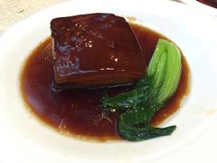 -忆江南酒店(交通大学咸宁路地铁站店)