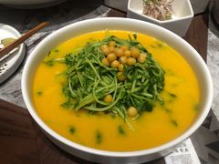 豆汤浸豆苗-渔语鱼新川菜Bistro(万象天地店)