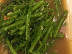 -J Daeng Seafood