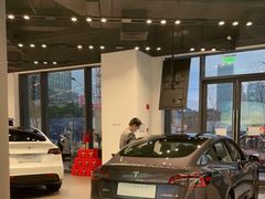 -TESLA 特斯拉(上海太古汇体验店)
