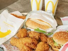 -麦当劳(展览路店)