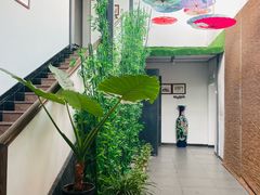-五号文艺酒店(拙政园苏博地铁站店)