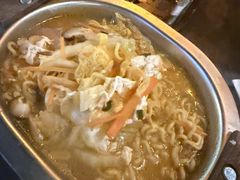 -麦凯伦烧烤·精酿超级工厂店(金桥总店)