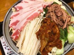 金枪鱼五花肉辣白菜锅-三月居酒屋(青年大街店)