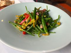 咸肉丁炒黄瓜苗-野蔓果·山野菜(西湖景区·龙井茶田店)