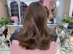 -BULB STUDIO 巴柏明星发型工作室