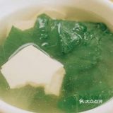 峨眉山一家开满鲜花的饭店,香甜的空气伴爽口小菜