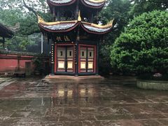 -峨眉山报国寺