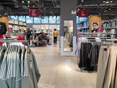 -百年港湾奥特莱斯(香炉礁店)