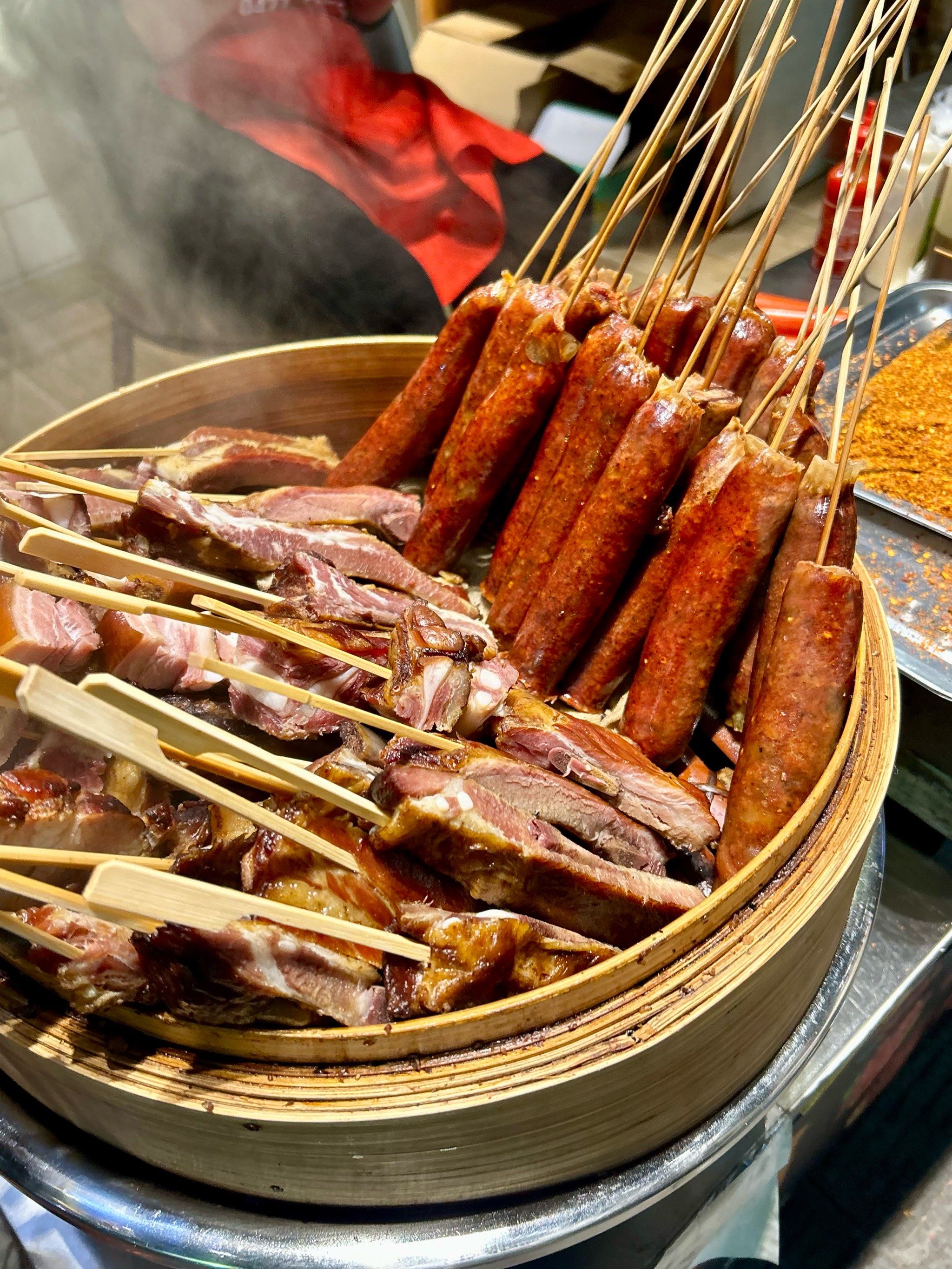 青城山下10元一根的腊排骨很有味