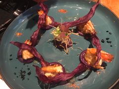 煎虾配紫薯泥薯片及姜味柠檬汁-AZUL by FUEL蓝色·法式酒馆(琶醍店)