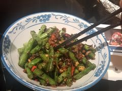 盐菜肉泥四季豆-坛宗剁椒鱼头(河西王府井店)