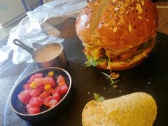 -HIGH FIVE哈福手工汉堡(桂林路店)