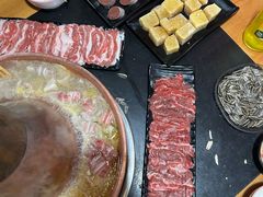 -果松木炭酸菜铜火锅·外婆参鸡汤