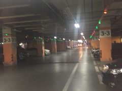 -大宁国际商业广场-地下停车库