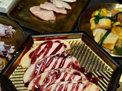 -铭牛烧肉·和牛海鲜自助(高新月牙湖店)